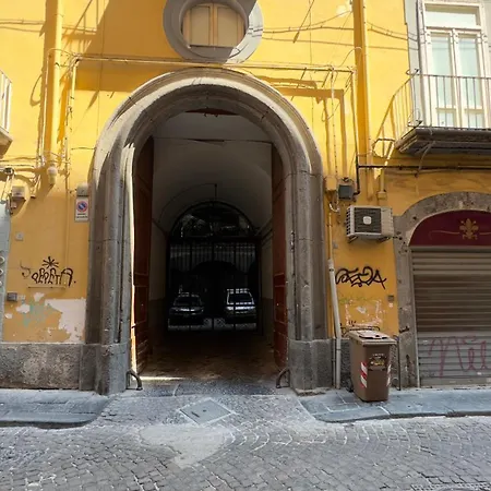 Via Tommaso Caravita 6