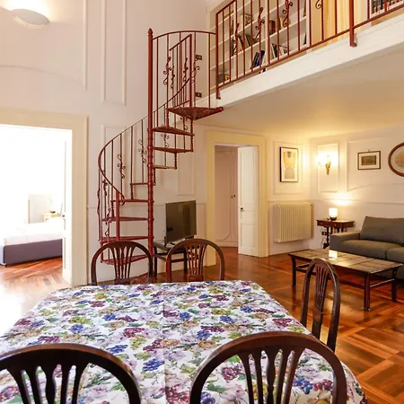 Via Tommaso Caravita 6 Apartment