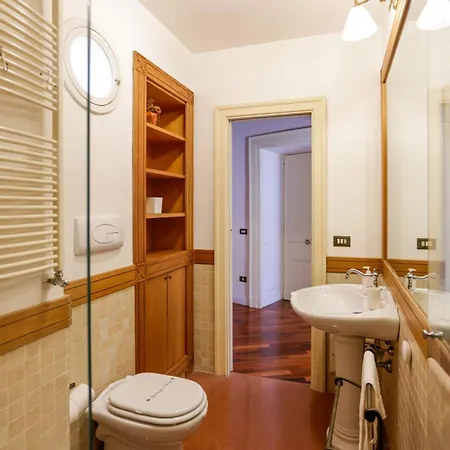 Apartment Via Tommaso Caravita 6 Naples