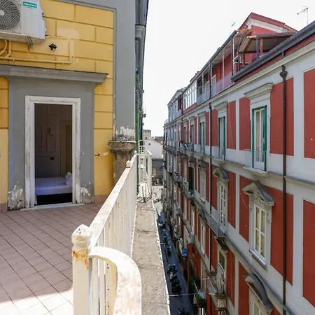 Via Tommaso Caravita 6 Apartment *