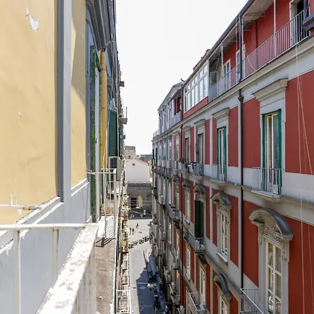Via Tommaso Caravita 6 Apartment *