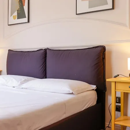 Apartment Via Tommaso Caravita 6