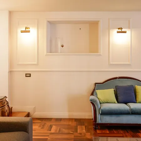 Apartment Via Tommaso Caravita 6 *