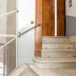 Appartement Via Tommaso Caravita 6 *