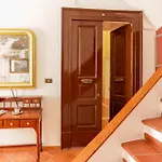 Appartement Via Tommaso Caravita 6 Napels