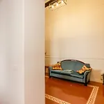 Via Tommaso Caravita 6 Appartement Napels