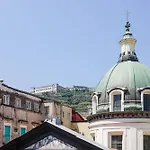 Appartement Via Tommaso Caravita 6 *