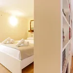 Via Tommaso Caravita 6