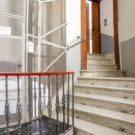 Via Tommaso Caravita 6 Apartmán *