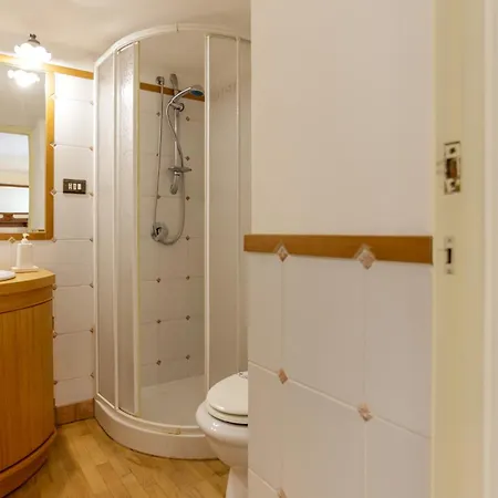 Via Tommaso Caravita 6 Apartmán